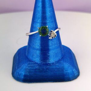 Circular Green Leaf Ring Size 9 - Fragrant Jewels